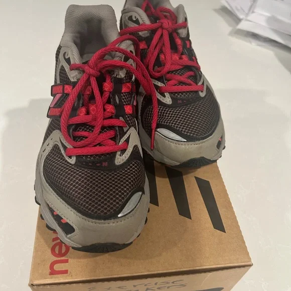 New Balance Sneakers - Picture 2 of 6